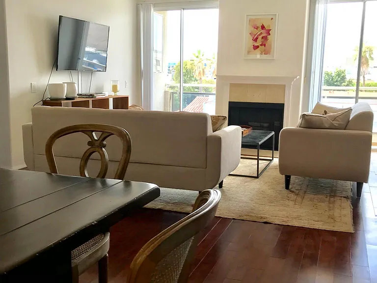 8349 Blackburn Ave #302 — Photo 289