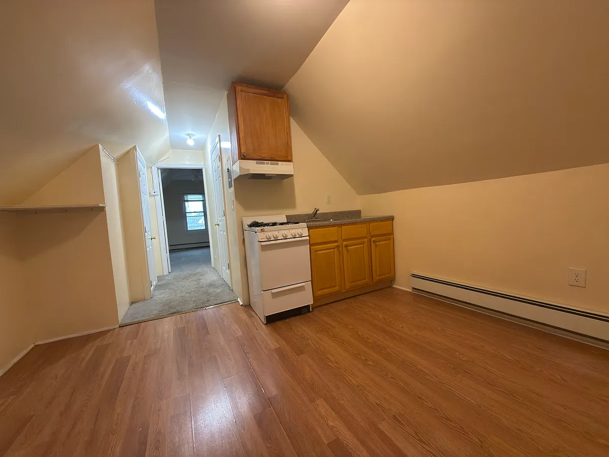 Building Photo - 82 W 55th St #3