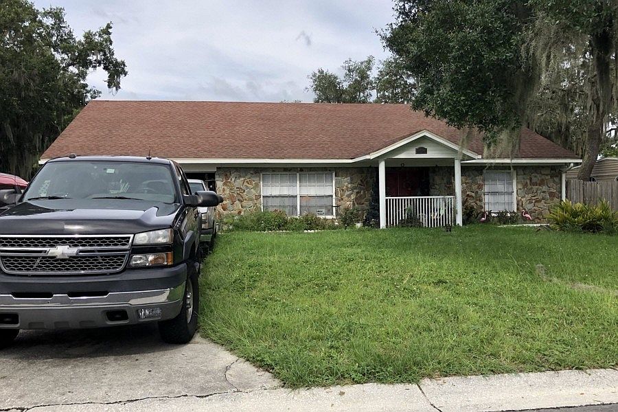 1st image of 604 E River Dr