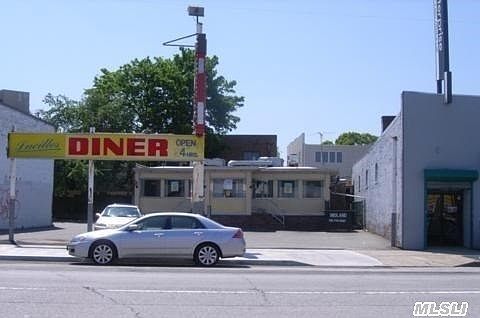 1st image of 13932 Hillside Ave
