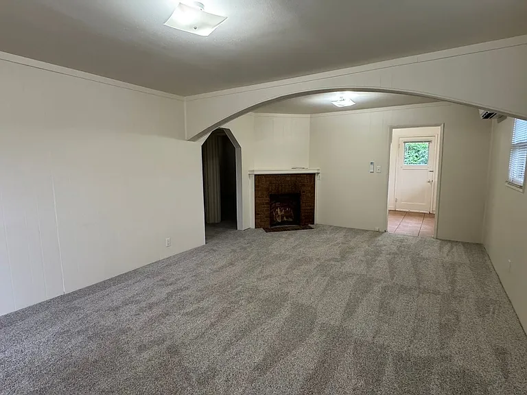 744 Taylor St — Photo 2