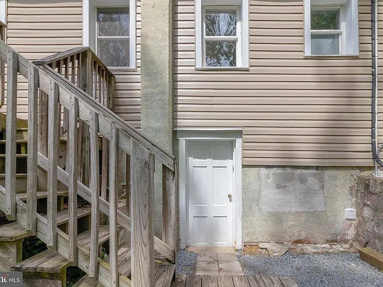 1816 Maple Ln — Photo 24