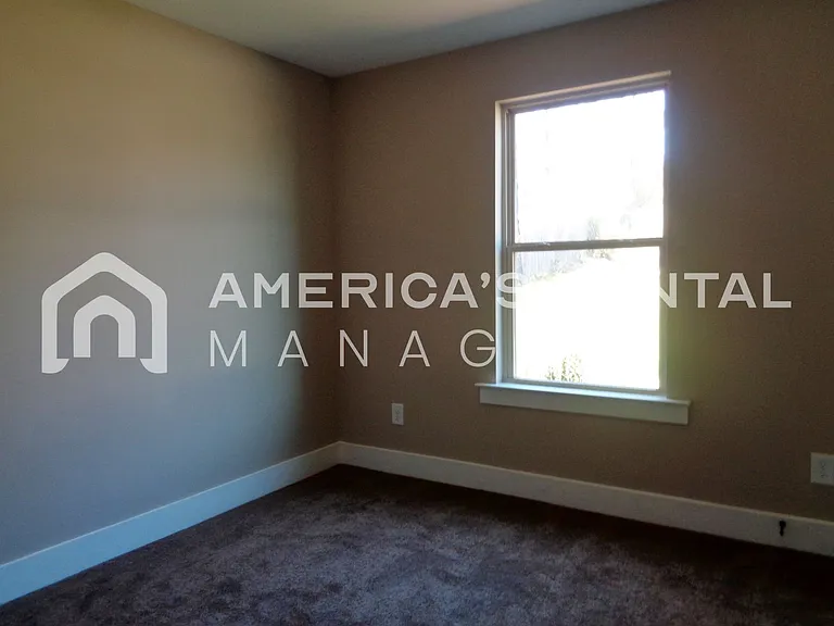 17645 Wallace Chapel Ln — Photo 16