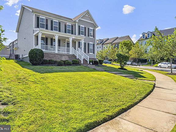 4th image of 220 Almond Dr