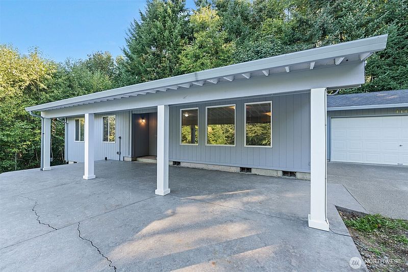 4th image of 410 VIVIAN Road