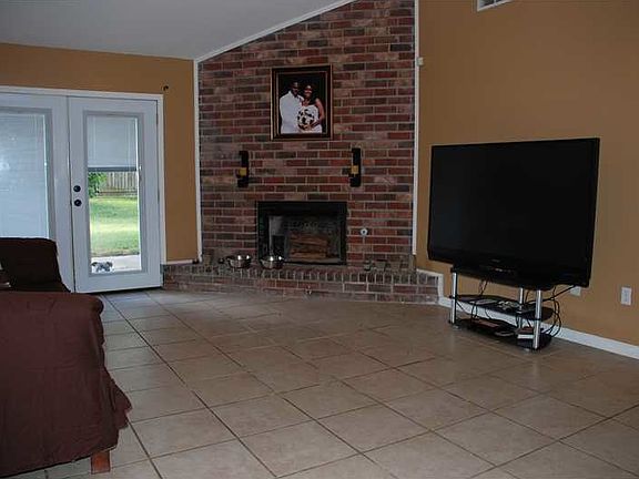 5th image of 3008 Lakewood Dr