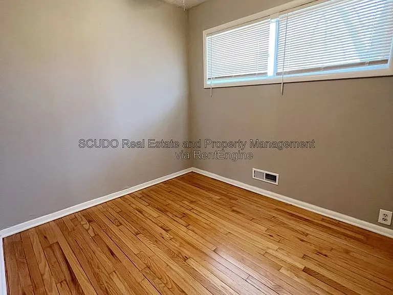 7702 E 112th St — Photo 5