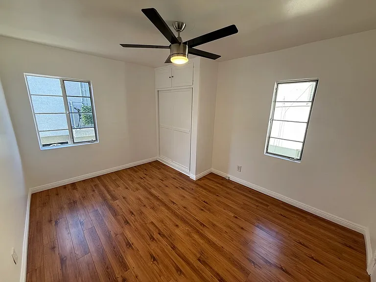 1811 N Garfield Pl #9J — Photo 10
