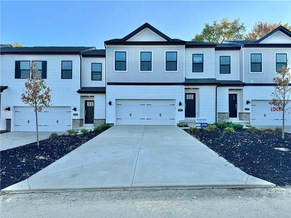 202 Hanover Ln, Houston, PA 15342