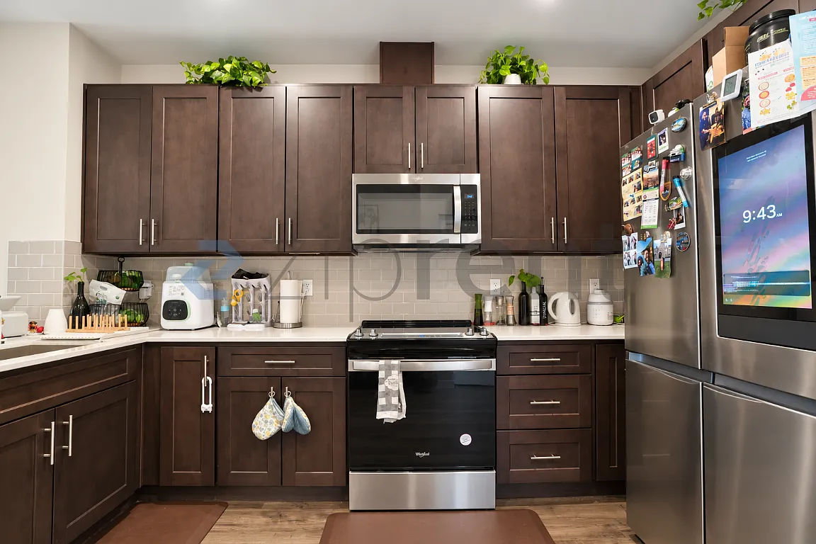 3 bed, 1573 sqft, $3,150 — Photo 4