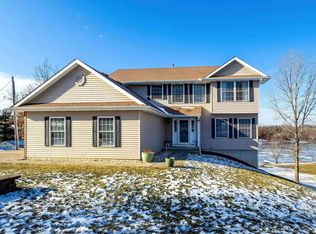 915 Crestview Dr, Sherrard, IL 61281