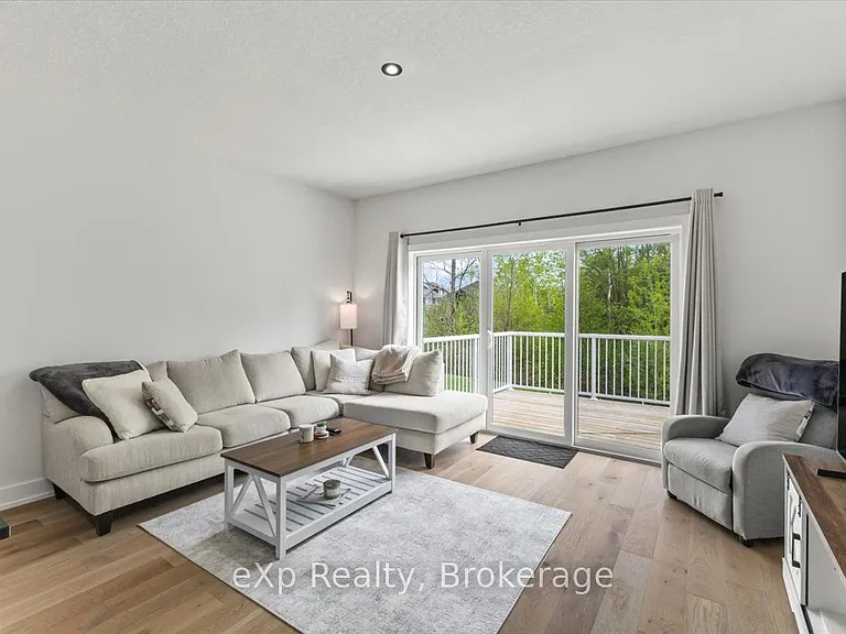 319 Telford Trl — Photo 8