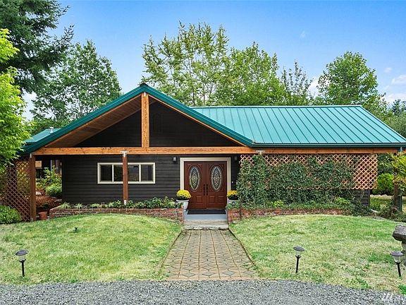 2nd image of 5366 Diamond Pl NE