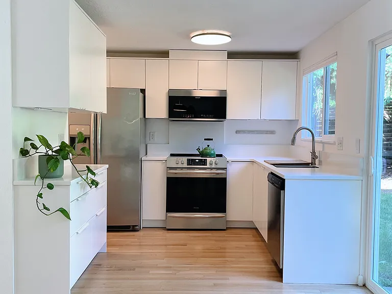5965 NW 213th Pl — Photo 8