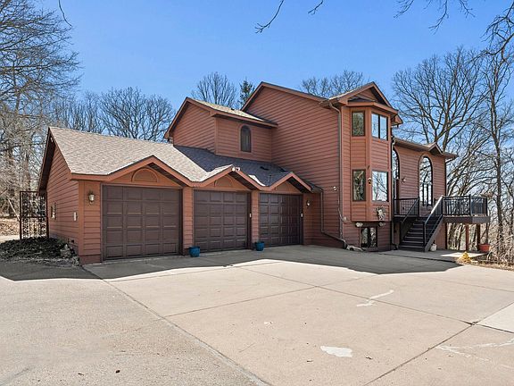 3rd image of 2642 Northridge Ln N