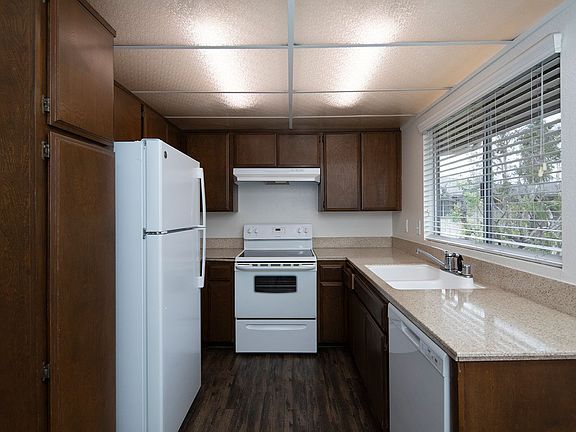 4th image of 144 Garrett Ave APT 20