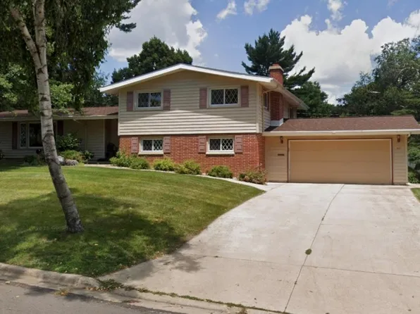 411 Midland Ln, Monona, WI 53716