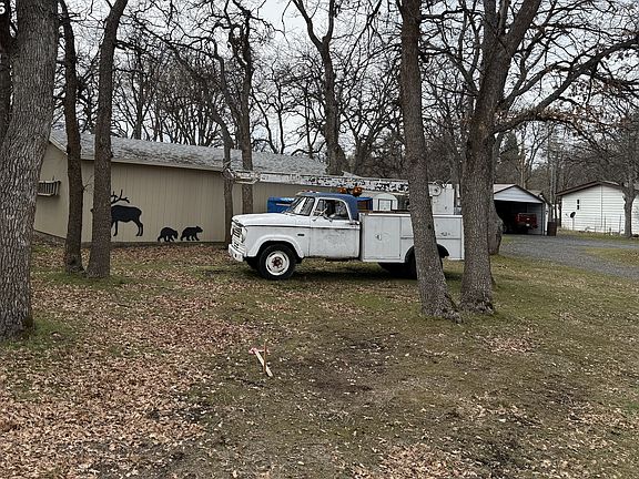 2nd image of 52990 Endersby Rd
