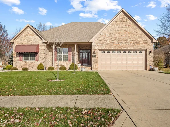 5166 Copperwood Dr, Greenwood, IN 46143