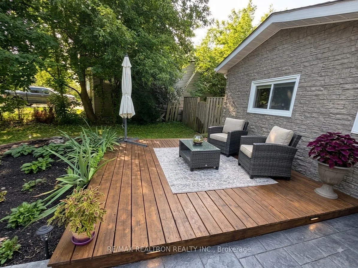 4 bed, $2,850 — Photo 2