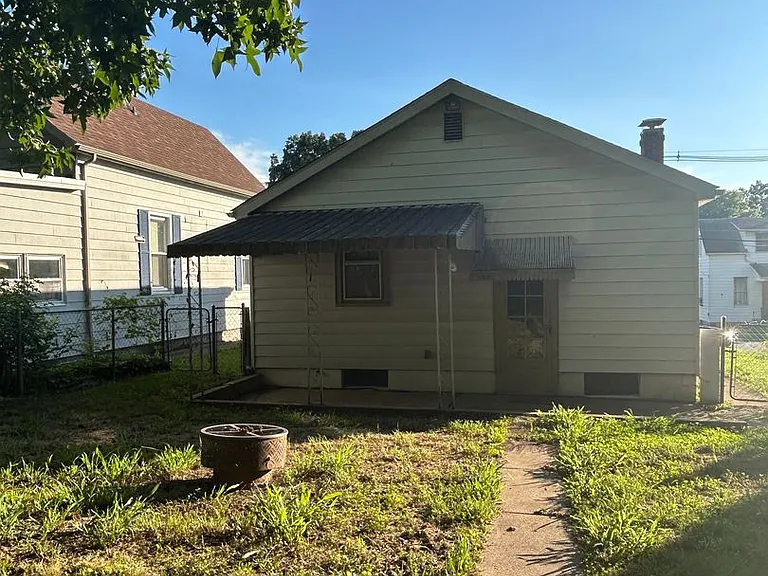 729 Union Ave — Photo 8