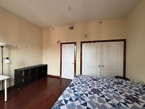 3rd image of 1824 W Diamond St #3F