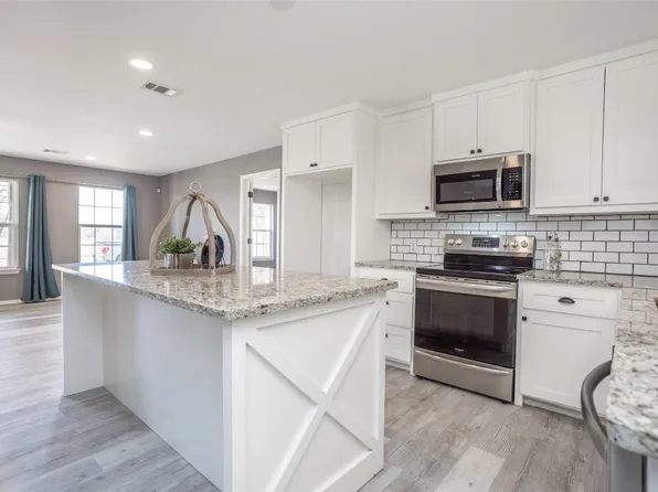 1406 S Grand Ave, Gainesville, TX 76240