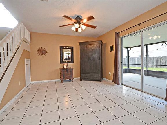 3rd image of 712 Cave Hollow Ln #1
