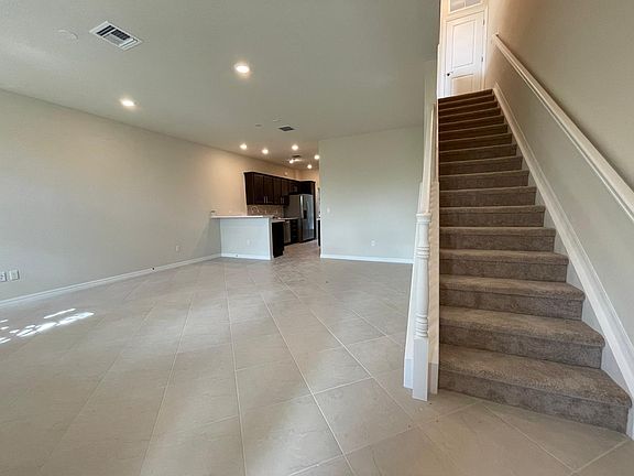 5th image of 41 Greenway Dr