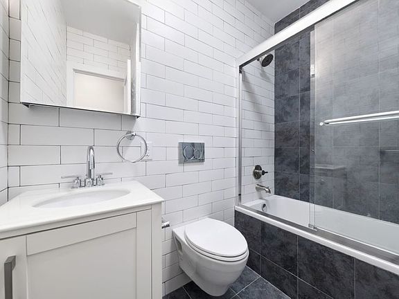 5th image of 216 W 22nd St #3W