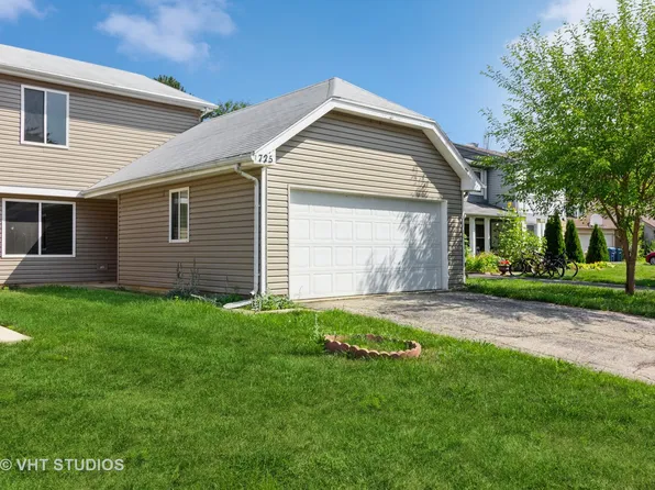 725 Clearwood Ct, Aurora, IL 60504