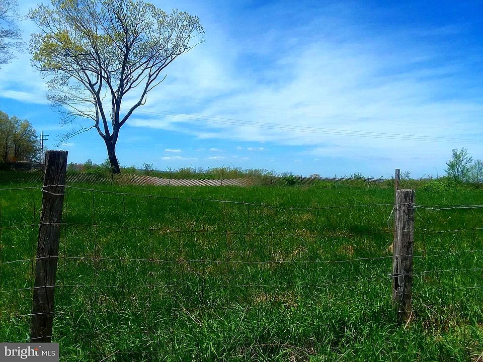 Image 1: : A beautiful mainly cleared lot