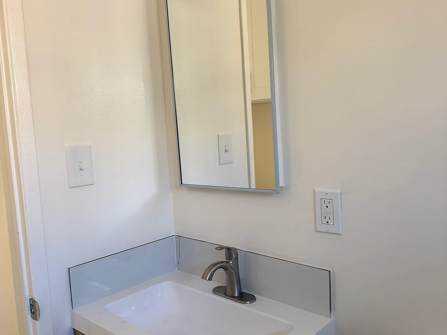 Studio, 400 sqft, $1,350 — Photo 3
