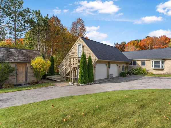 6211 N Manitou Trl, Northport, MI 49670