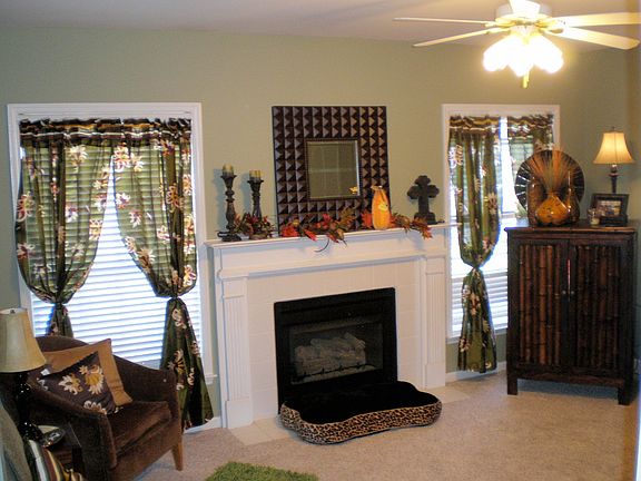 Family Room w/ Fireplace