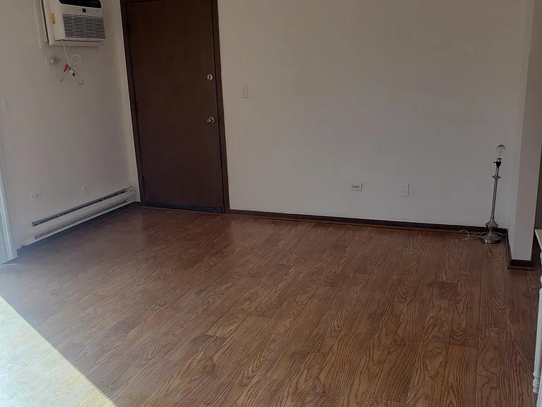 1525 Norway Ln — Photo 6