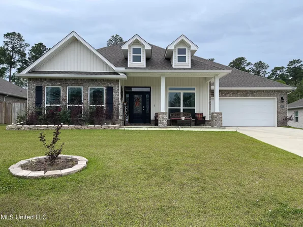 6021 Penni Ln, Ocean Springs, MS 39564