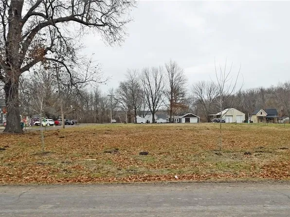 500 N Washington St, East Lynne, MO 64743