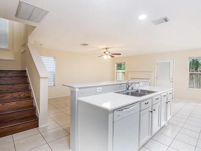 127 N Villa Oaks Dr — Photo 8
