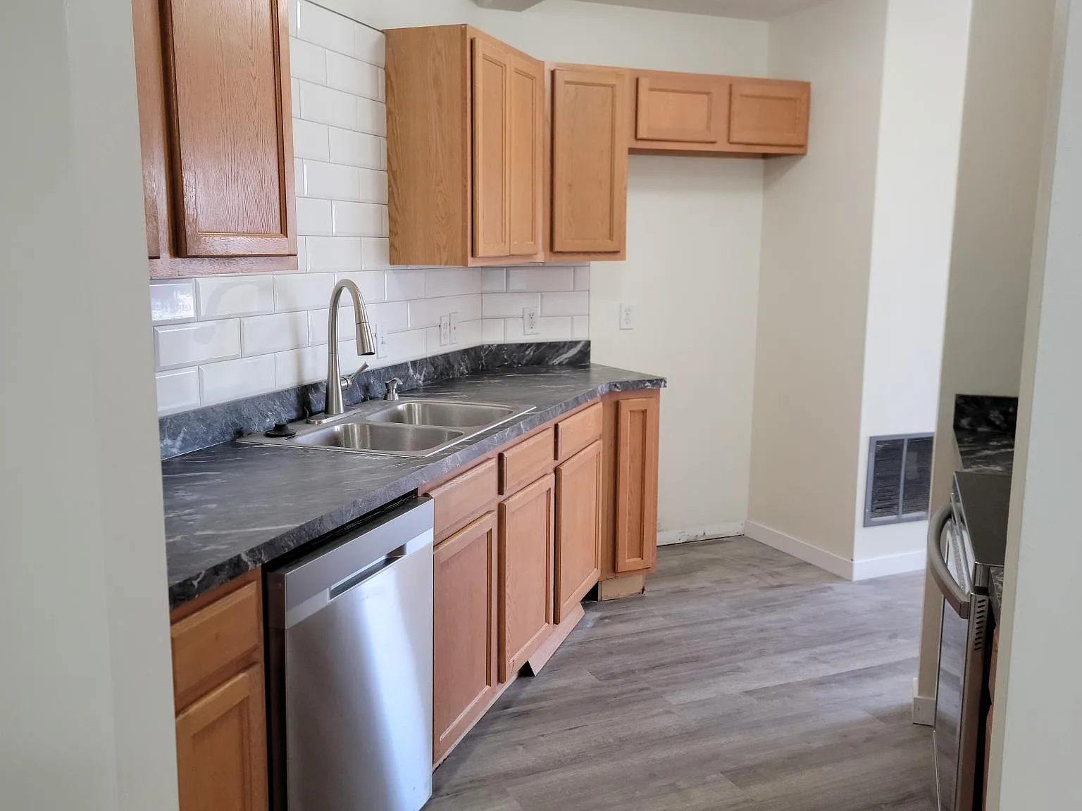 4 bed, 1712 sqft, $1,995 — Photo 3