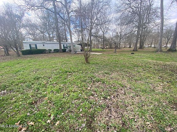 2nd image of 224 N Grove Dr