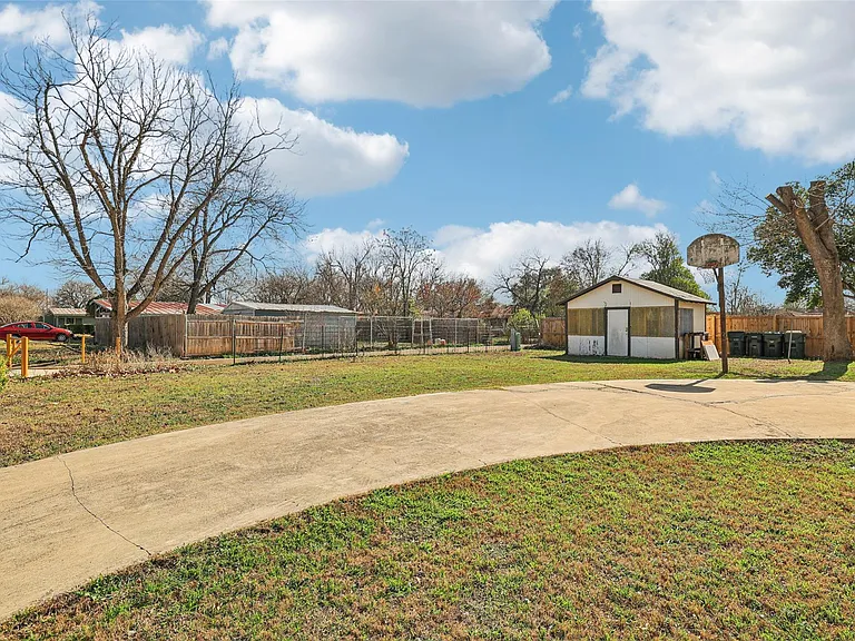 620 Barbara Dr — Photo 31