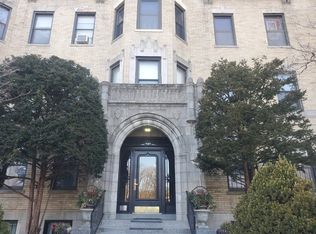 51 Park Dr APT 6, Boston, MA 02215