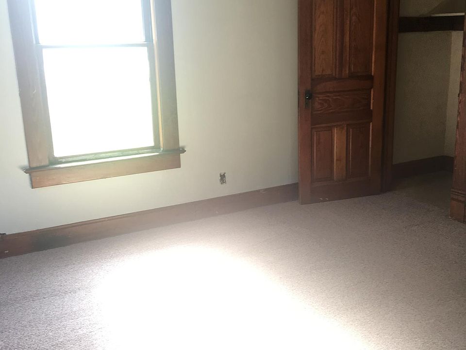 1st image of 4 E Burgess St #B