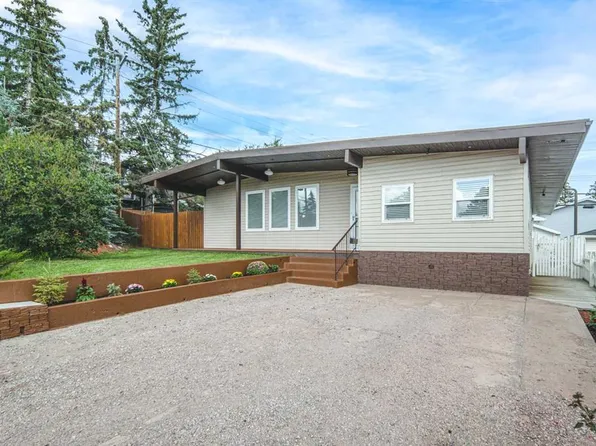 5808 W Dalton Dr NW, Calgary, AB T3A 1C6