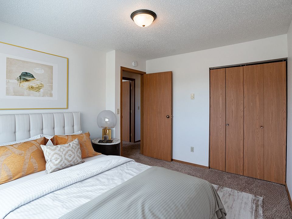 Fargo, ND Westview Towers Apartments | Bedroom