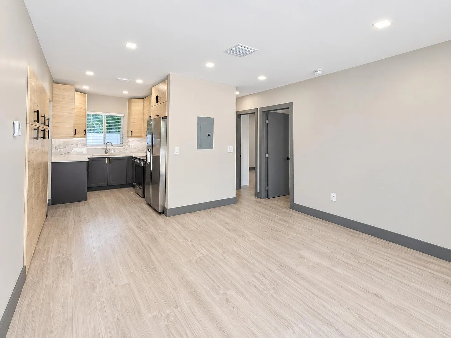 2 bed, 1.0 bath, 850 sqft, $2,200 — Photo 1