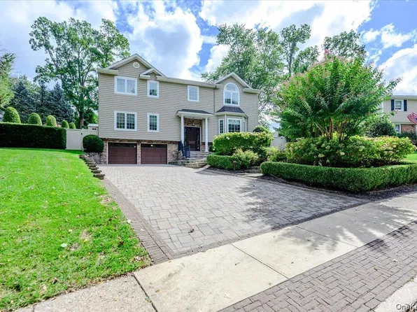 76 Bay Road, Huntington, NY 11743