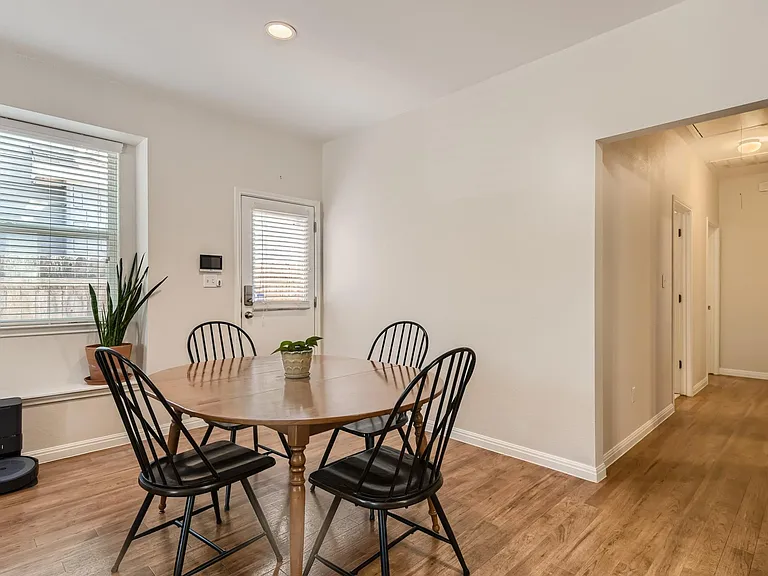 118 Preston Trl — Photo 5