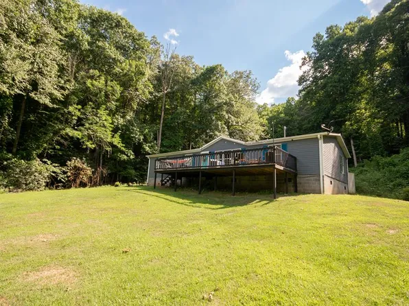 905 Wake Robin Dr, Cullowhee, NC 28723